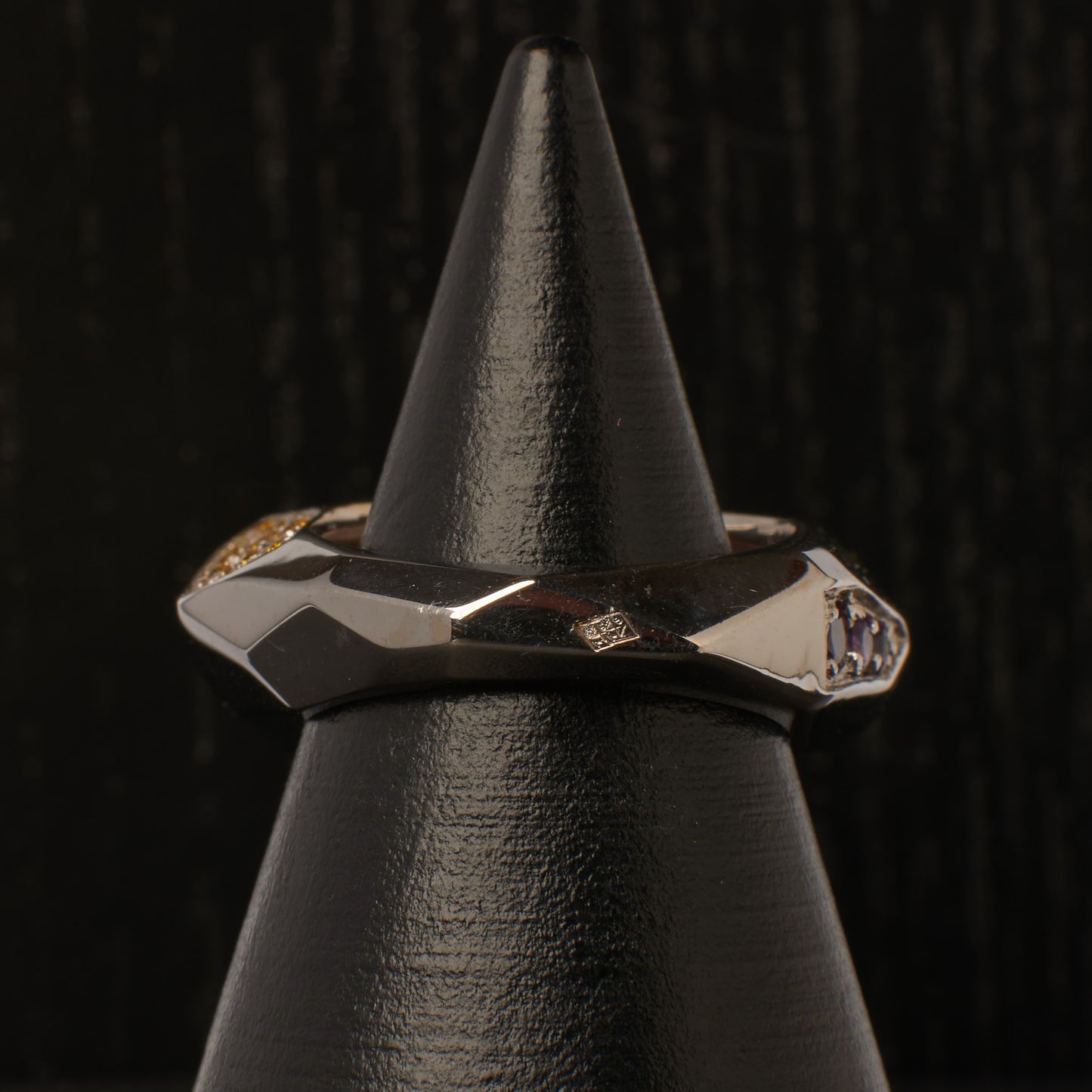 Bague Poligone vue du poincon