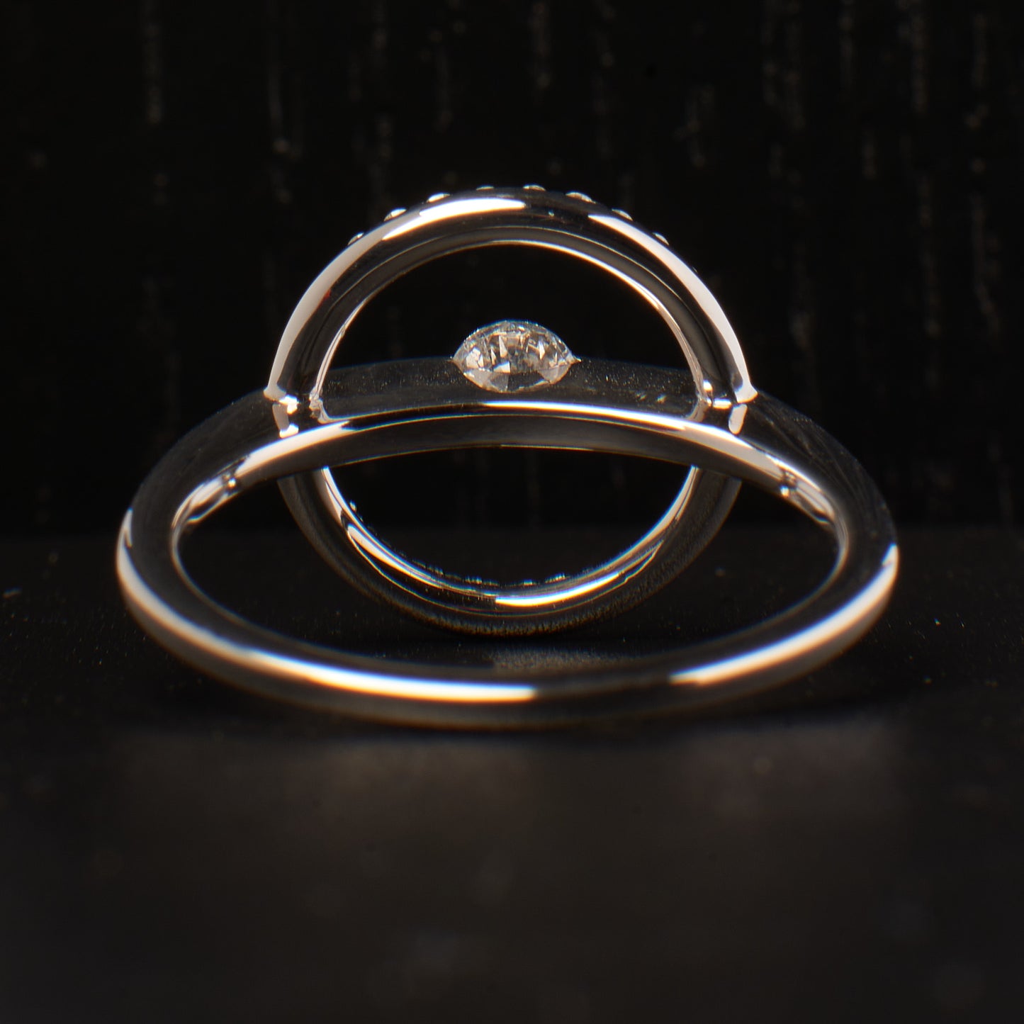 Bague Saturne vue de dos