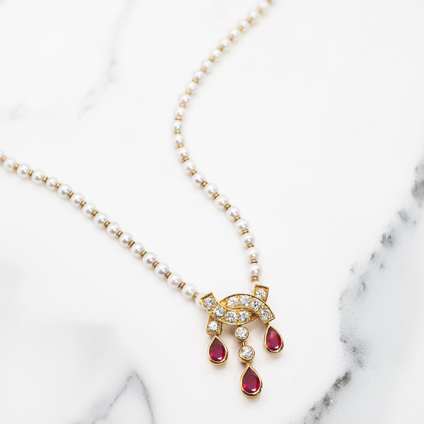 Collier d'époque rubis, diamants et perles