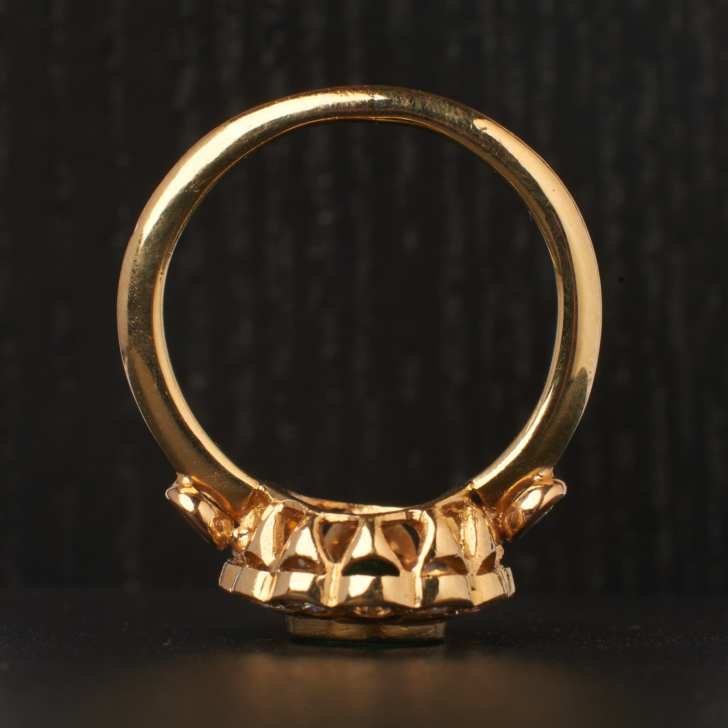 Bague Emeraude ovale avec diamants anneau